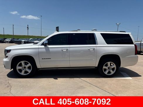 Used 2020 Chevrolet Suburban Premier w/ Premier Plus Edition AWD/4WD image 24