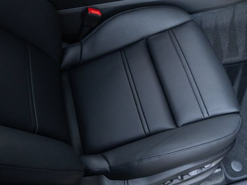Certified 2026 Porsche Cayenne Coupe AWD/4WD image 40