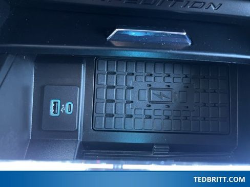 Used 2024 Ford Expedition XLT image 37