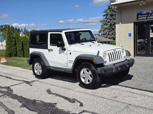 Used 2014 Jeep Wrangler Sport w/ Quick Order Package 24S AWD/4WD image 3