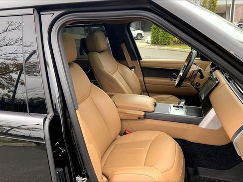 Used 2025 Land Rover Range Rover Long Wheelbase SE image 8
