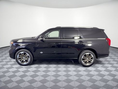 Used 2025 Ford Expedition King Ranch AWD/4WD image 2