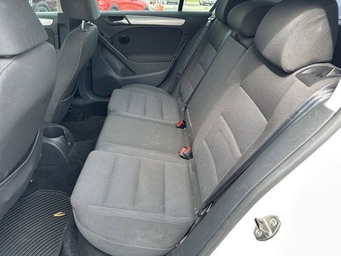 Used 2011 Volkswagen Golf 4-Door FWD image 8