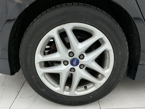 Used 2014 Ford Fusion SE w/ Equipment Group 202A FWD image 27