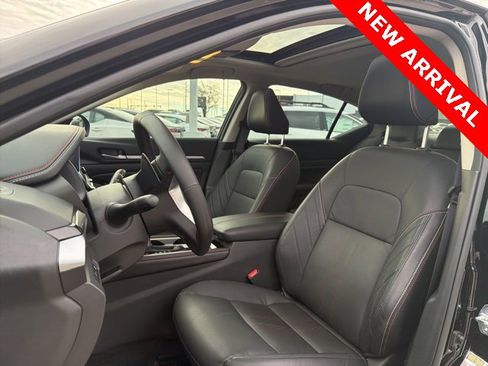 Certified 2025 Nissan Altima 2.5 SR w/ SR Premium Package image 8