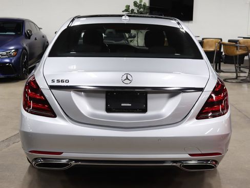 Used 2018 Mercedes-Benz S 560 Sedan image 4