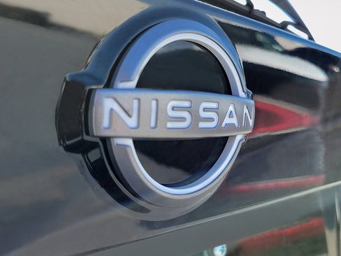 New 2025 Nissan Kicks SR image 11