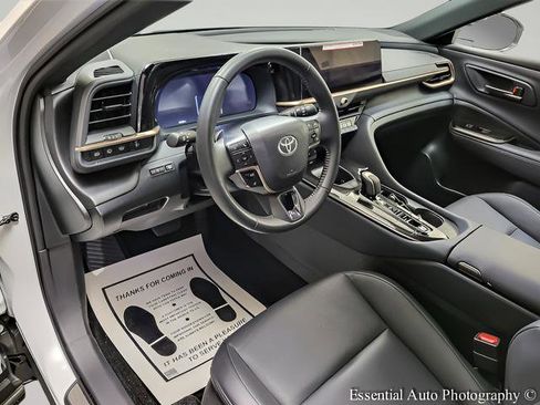 Certified 2025 Toyota Crown Signia AWD/4WD image 9