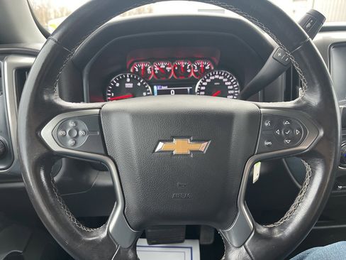 Used 2018 Chevrolet Silverado 1500 LT w/ LT Convenience Package image 19