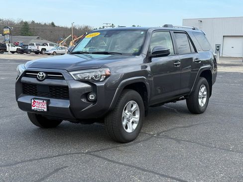 Used 2022 Toyota 4Runner SR5 AWD/4WD image 1