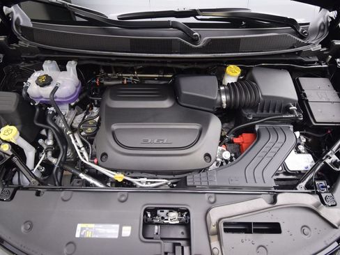 New 2027 Chrysler Pacifica Select AWD/4WD image 6