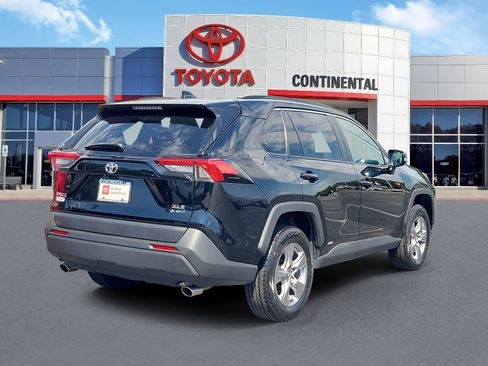 Certified 2025 Toyota RAV4 XLE AWD/4WD image 5