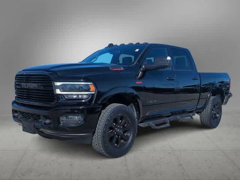 Used 2019 RAM 2500 Laramie w/ Black Appearance Package image 4