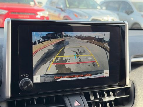 Used 2025 Toyota RAV4 XLE image 24