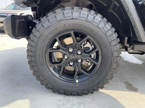 New 2025 Jeep Gladiator Willys image 7