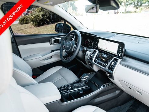 Used 2023 Kia Sorento EX w/ Panoramic Sunroof Package FWD image 11