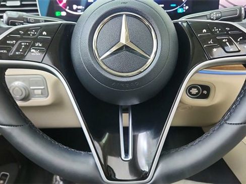 Used 2025 Mercedes-Benz GLS 450 4MATIC image 44