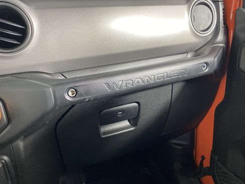 Used 2023 Jeep Wrangler Unlimited Sport AWD/4WD image 30