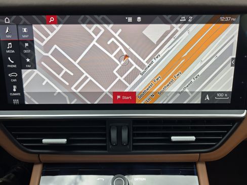 Used 2019 Porsche Cayenne Turbo image 12