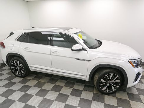 Used 2024 Volkswagen Atlas Cross Sport SEL Premium R-Line image 6