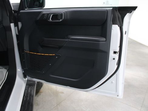 Used 2024 Ford Bronco Badlands image 32