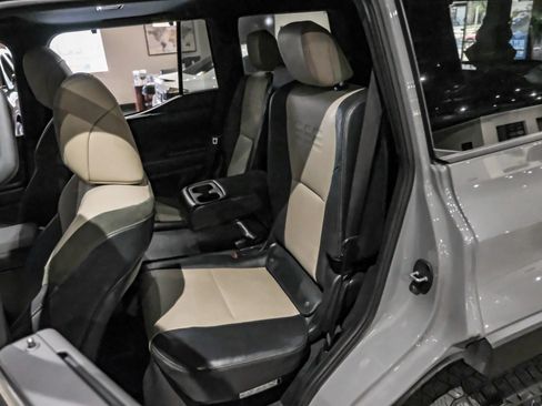 Used 2024 Lexus GX 550 AWD/4WD image 36