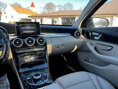 Used 2018 Mercedes-Benz C 300 4MATIC Sedan image 30