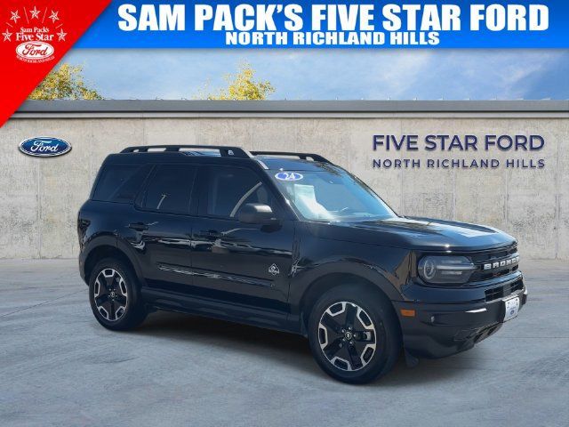 Used 2024 Ford Bronco Sport Outer Banks w/ Tech Package AWD/4WD image 2