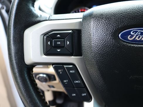 Used 2019 Ford F250 Lariat w/ Lariat Value Package AWD/4WD image 35