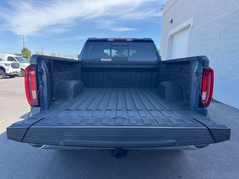 Used 2024 GMC Sierra 1500 SLT w/ SLT Premium Plus Package AWD/4WD image 31