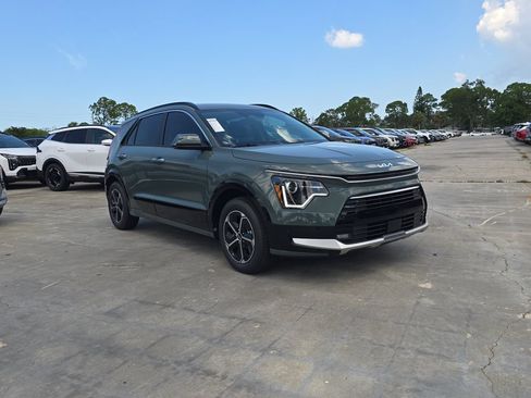 New 2026 Kia Niro FWD image 2