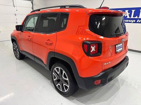 Used 2017 Jeep Renegade Latitude image 4