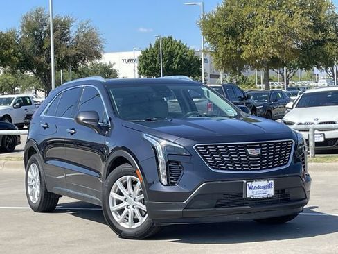 Used 2023 Cadillac XT4 Luxury w/ Cold Weather Package FWD image 2