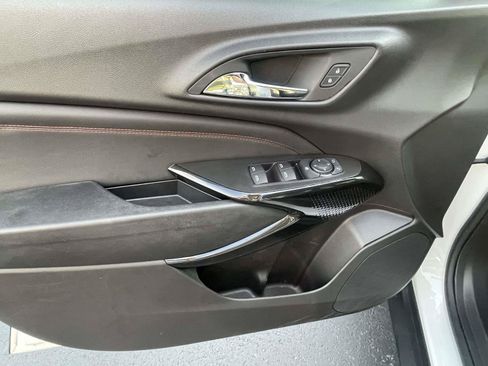Used 2025 Chevrolet Trax RS w/ Driver Confidence Package FWD image 16