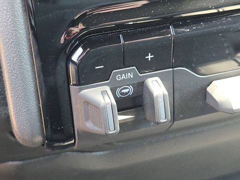 Used 2025 RAM 1500 Big Horn AWD/4WD image 9