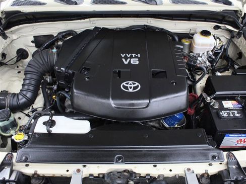 Used 2008 Toyota FJ Cruiser 4WD image 19