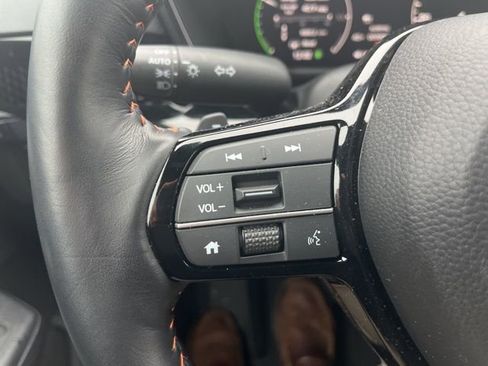 Used 2025 Honda CR-V Sport Touring image 17