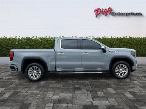Used 2025 GMC Sierra 1500 Denali w/ Technology Package AWD/4WD image 8