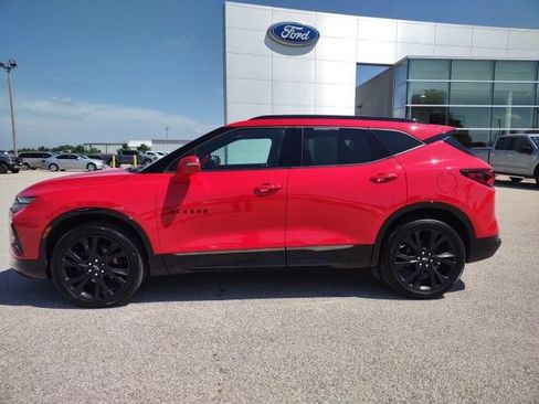 Used 2019 Chevrolet Blazer RS FWD image 2