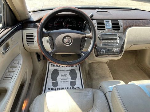 Used 2010 Cadillac DTS Luxury image 15