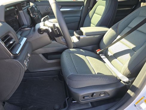 New 2026 GMC Terrain AT4 w/ Convenience Package III image 31