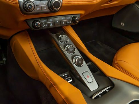Used 2022 Ferrari Portofino M RWD image 17