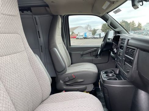 New 2025 Chevrolet Express 3500 w/ Driver Convenience Package image 25