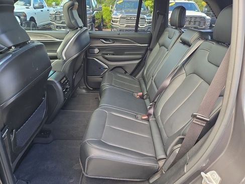 Certified 2022 Jeep Grand Cherokee Overland w/ Luxury Tech Group IV image 15