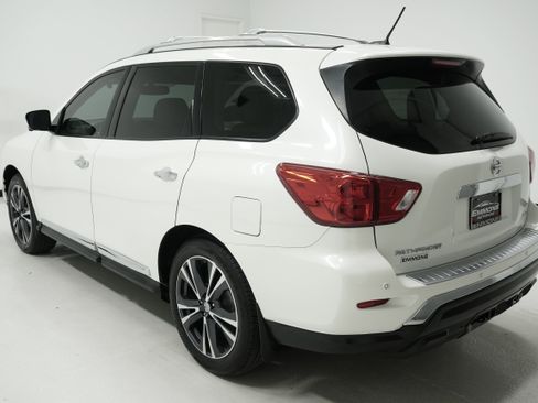 Used 2017 Nissan Pathfinder Platinum image 6
