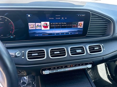 Used 2024 Mercedes-Benz GLS 450 4MATIC image 13