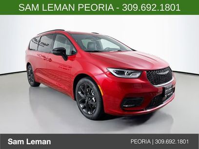 New 2026 Chrysler Pacifica Limited w/ S Appearance Package