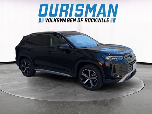 New 2025 Volkswagen Tiguan SE image 1