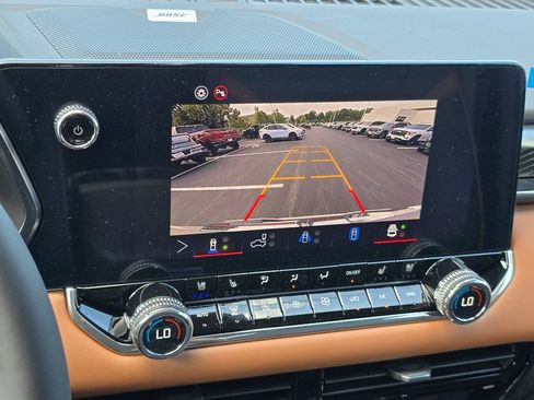 New 2026 GMC Canyon AT4 w/ Technology Plus Package AWD/4WD image 16