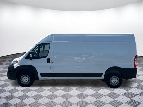 Used 2025 RAM ProMaster 2500 w/ Convenience Group FWD image 2